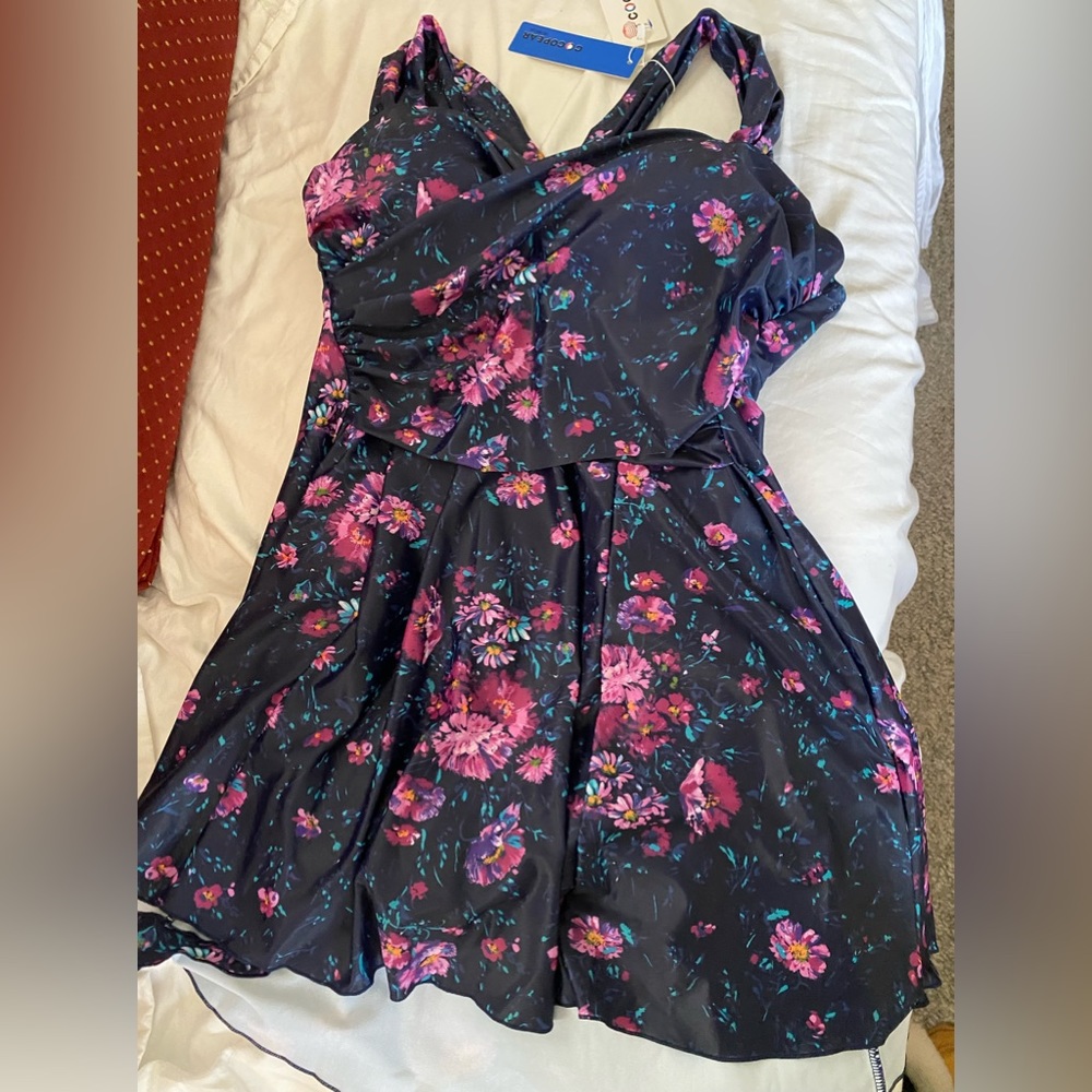 Cocopear ladies swim suit size XL. NWT